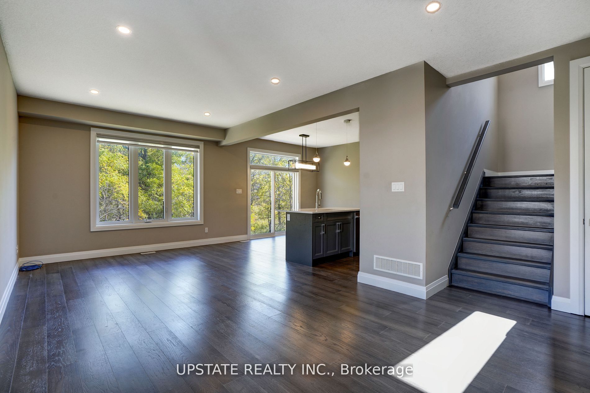 2694 Bobolink Lane, London 5