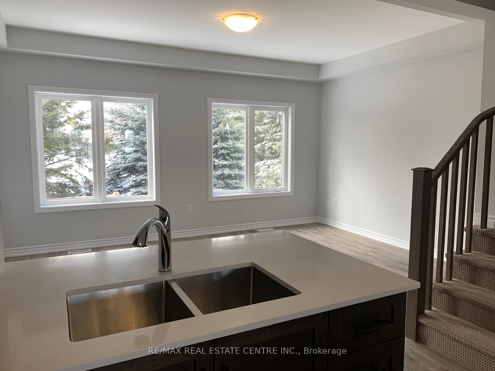 Unit 35 - 124 Compass Trail, Cambridge 4