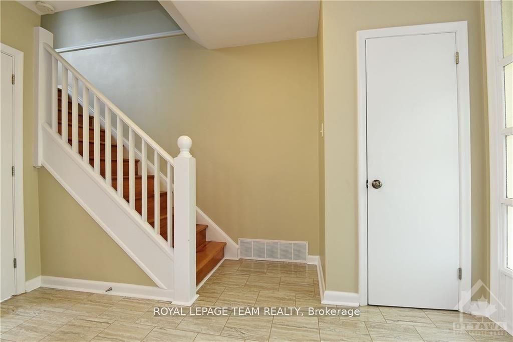 822 Quinlan Road, Ottawa 3