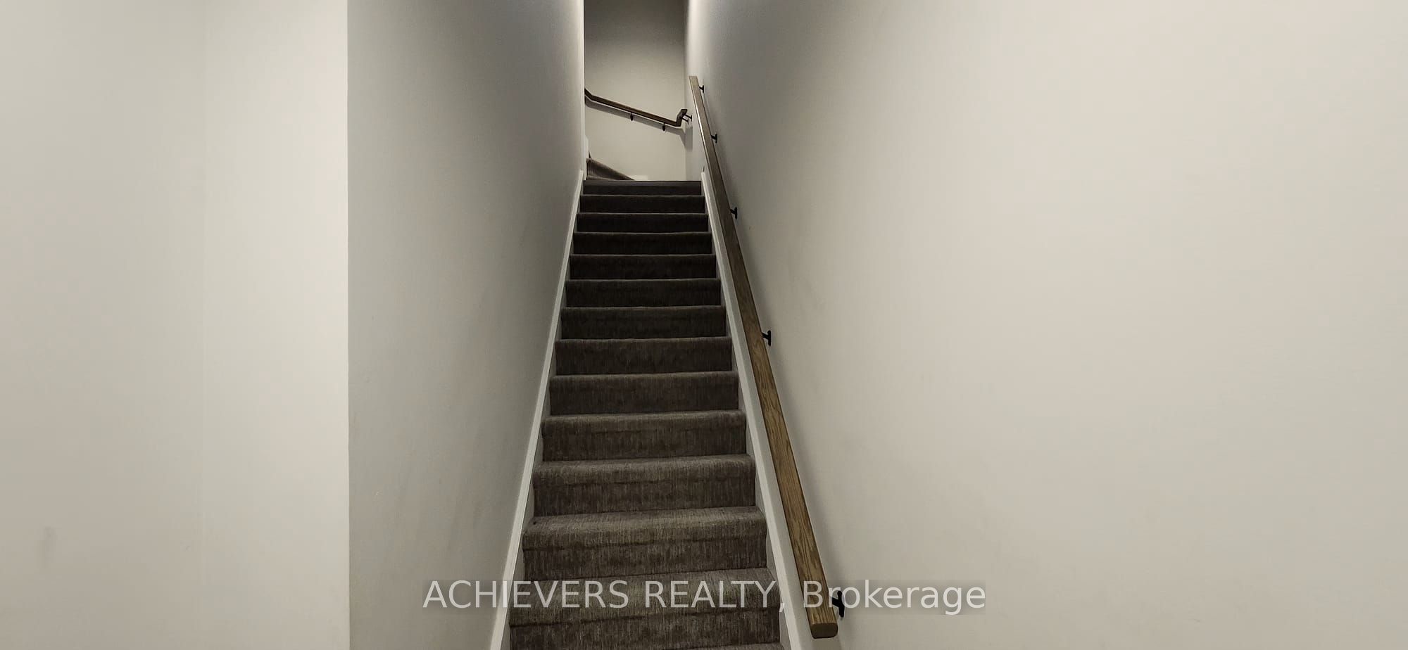 Unit Unit 123 - 3900 Savoy Street, London 3