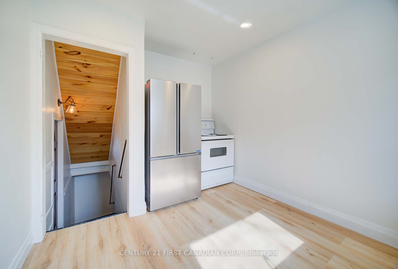 Unit 3 - 581 Talbot Street, London 5