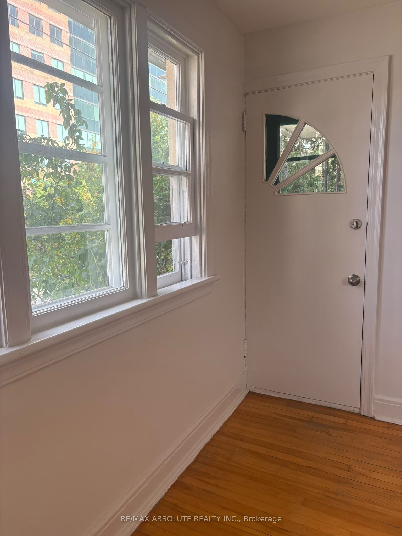 Unit 1 - 2 Holland Avenue, Ottawa 3