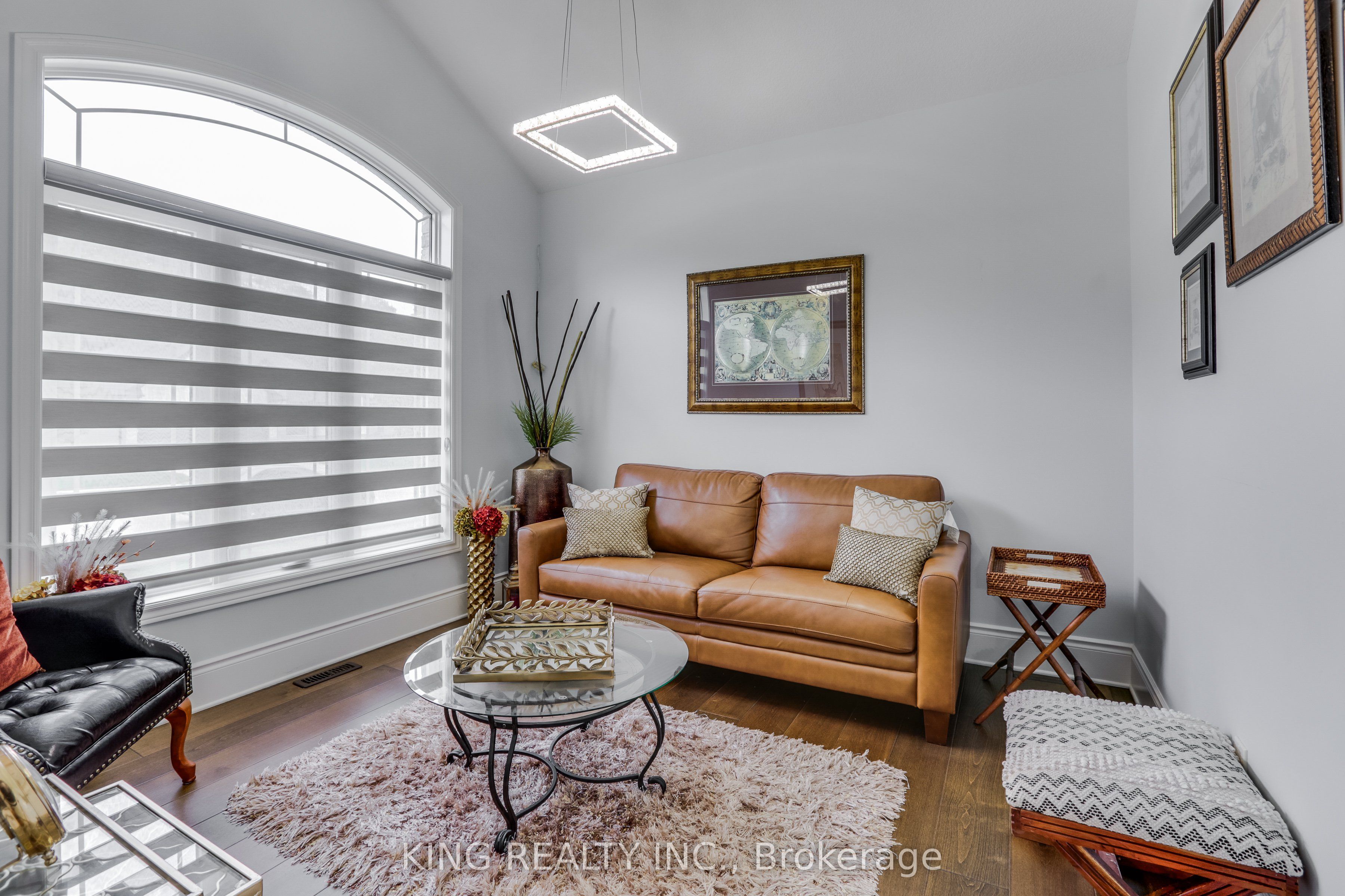 2282 Dauncey Crescent N, London 4