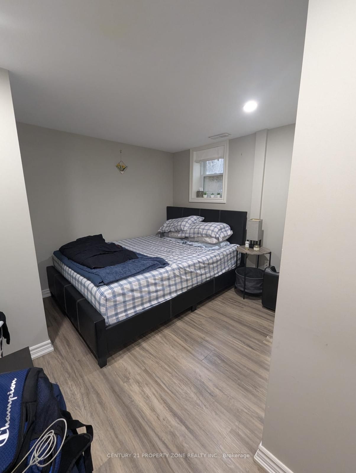 561 Mohawk Road W, Hamilton 4