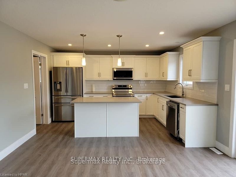 657 KETTER Way, Plympton-Wyoming 2