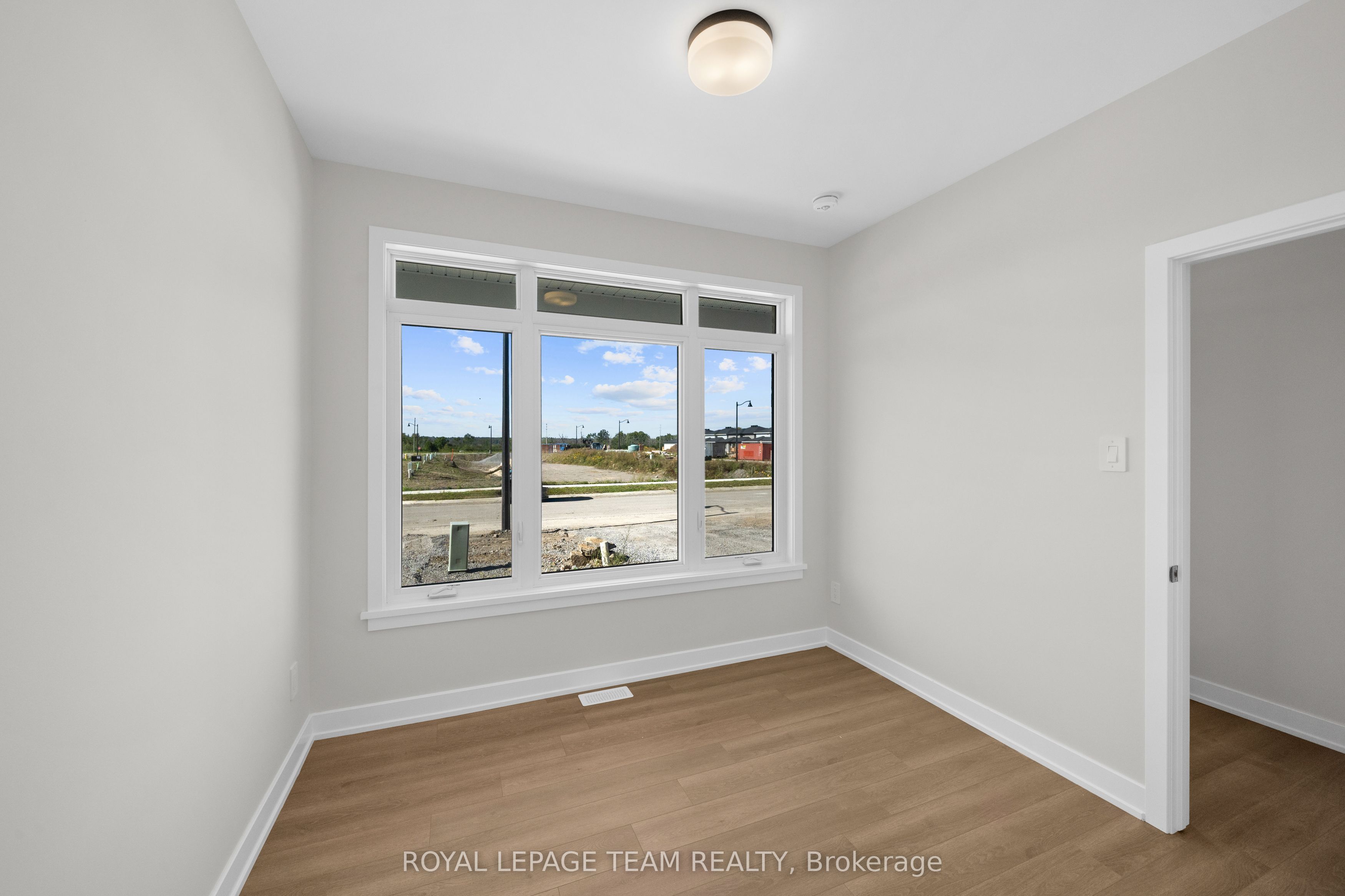 1068 Dobbie Street, Brockville 5