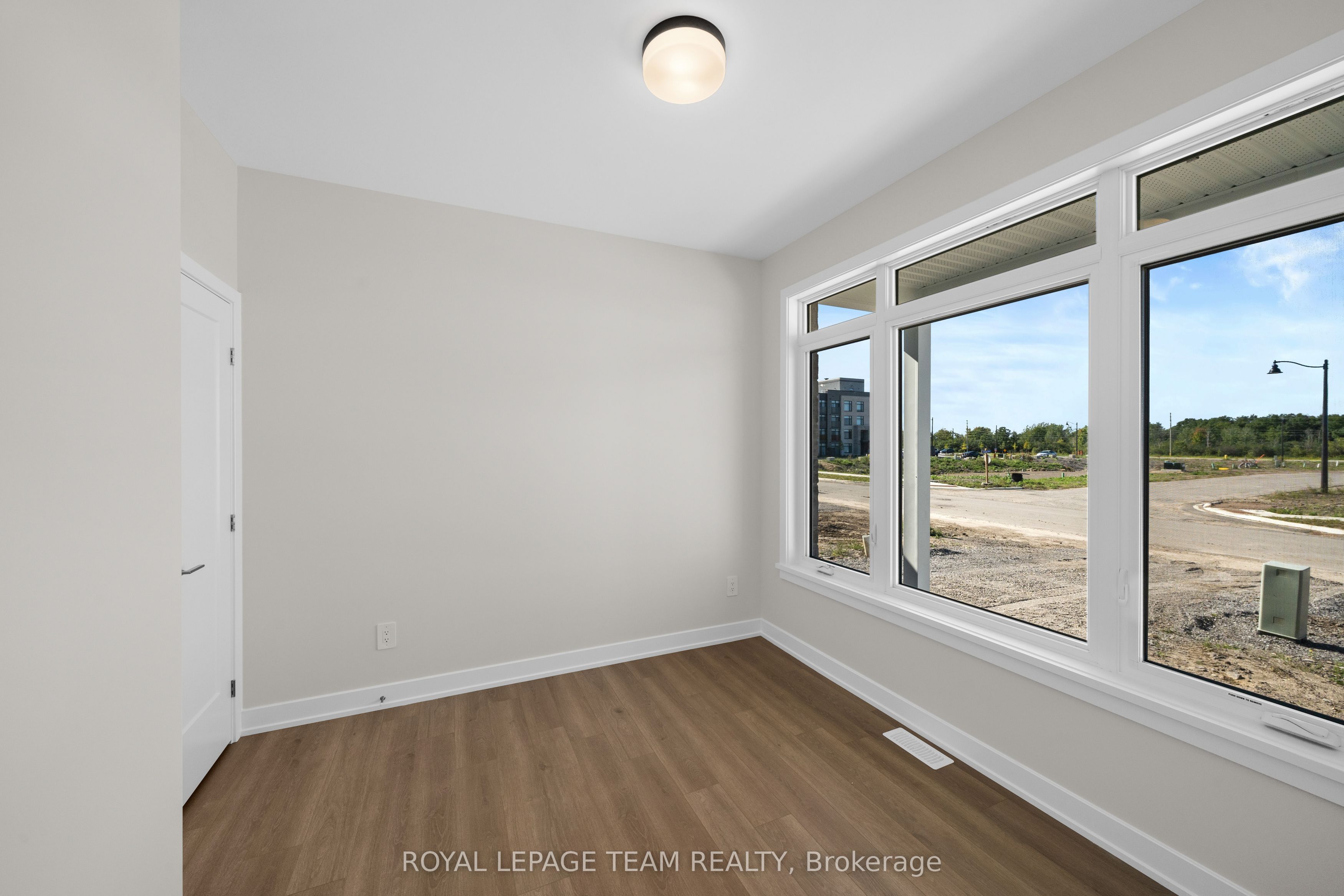 1060 Dobbie Street, Brockville 4