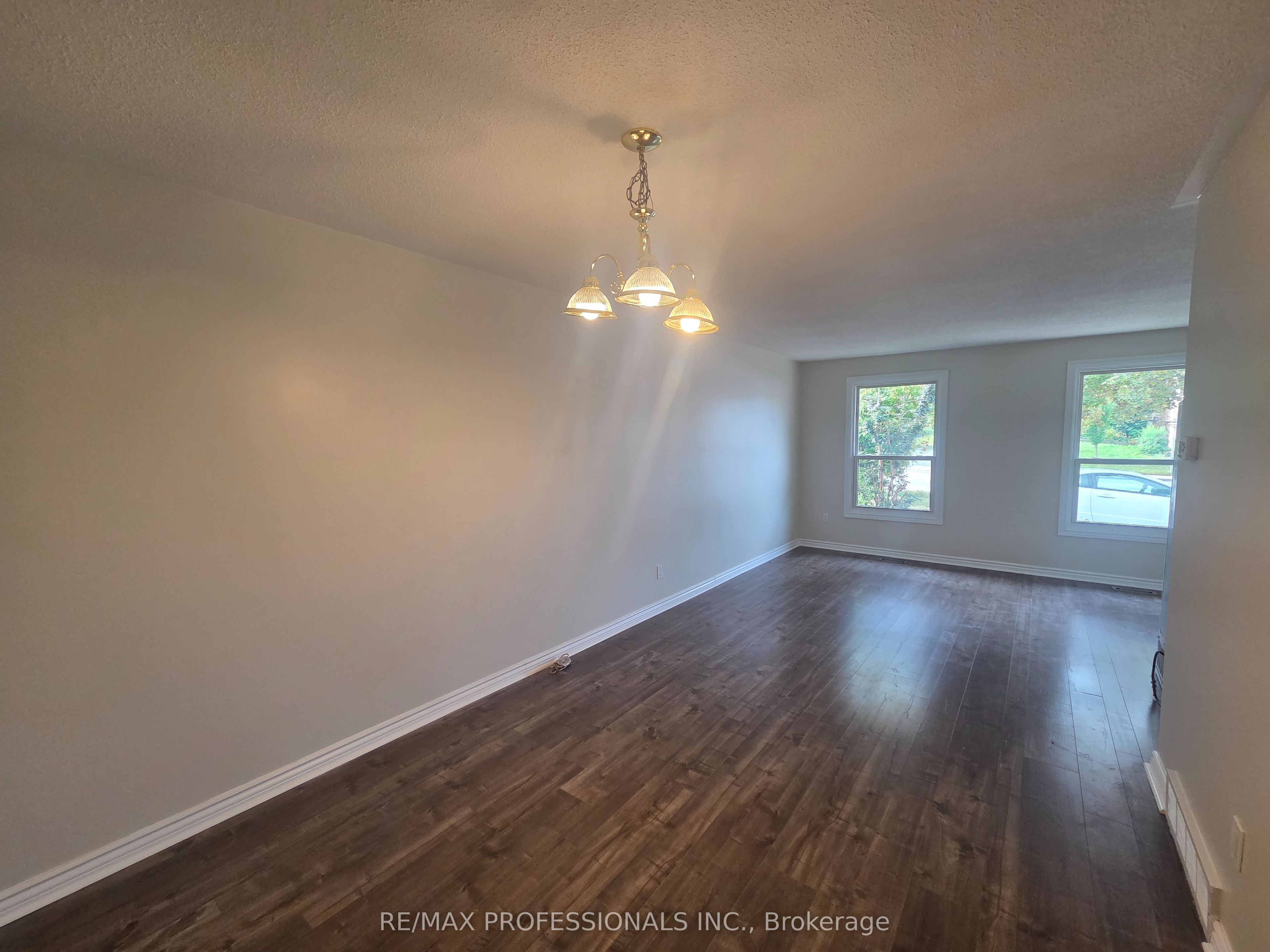 Unit UPPER - 881 Lawrence Road, Hamilton 5