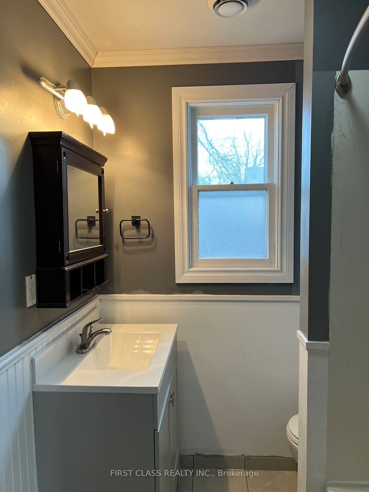 64 Dominion Road, Fort Erie 4