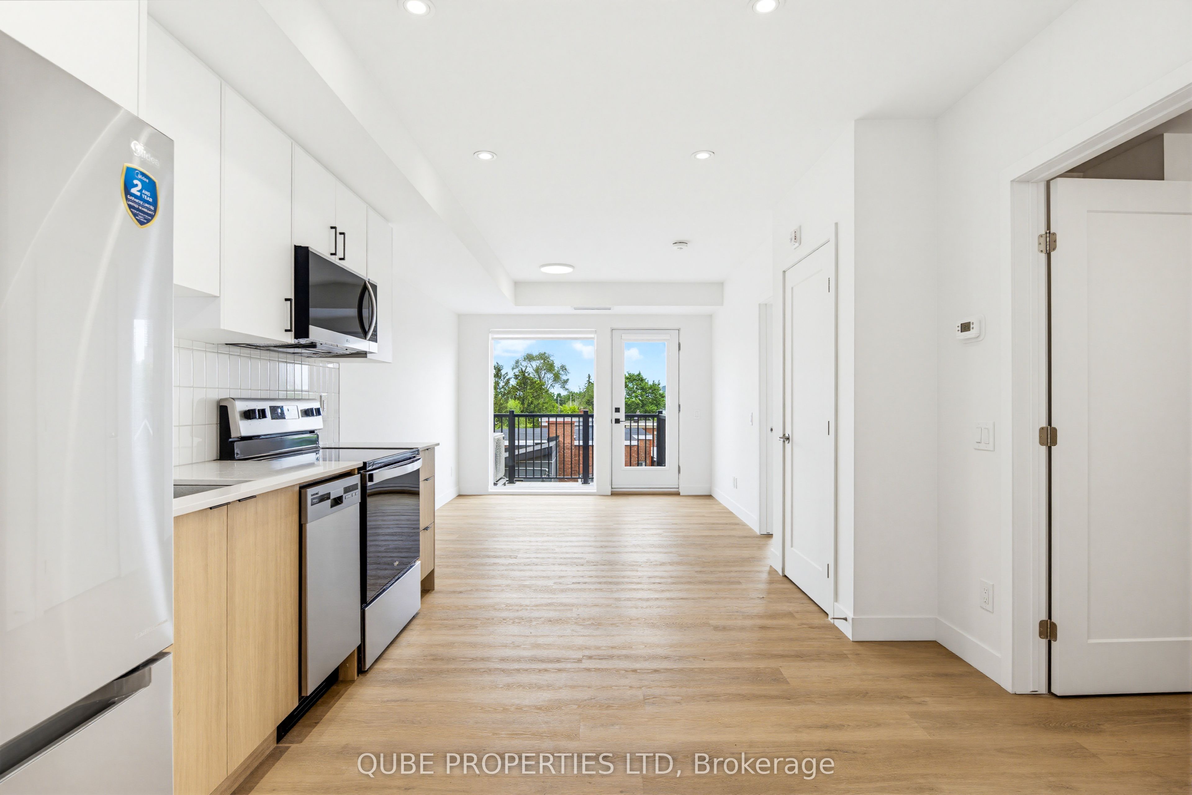 Unit Unit 305 - 15 Larch Street, Ottawa 3