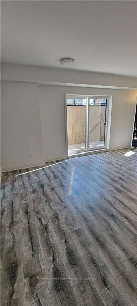 Unit 102 - 6065 McLEOD Road, Niagara Falls 4