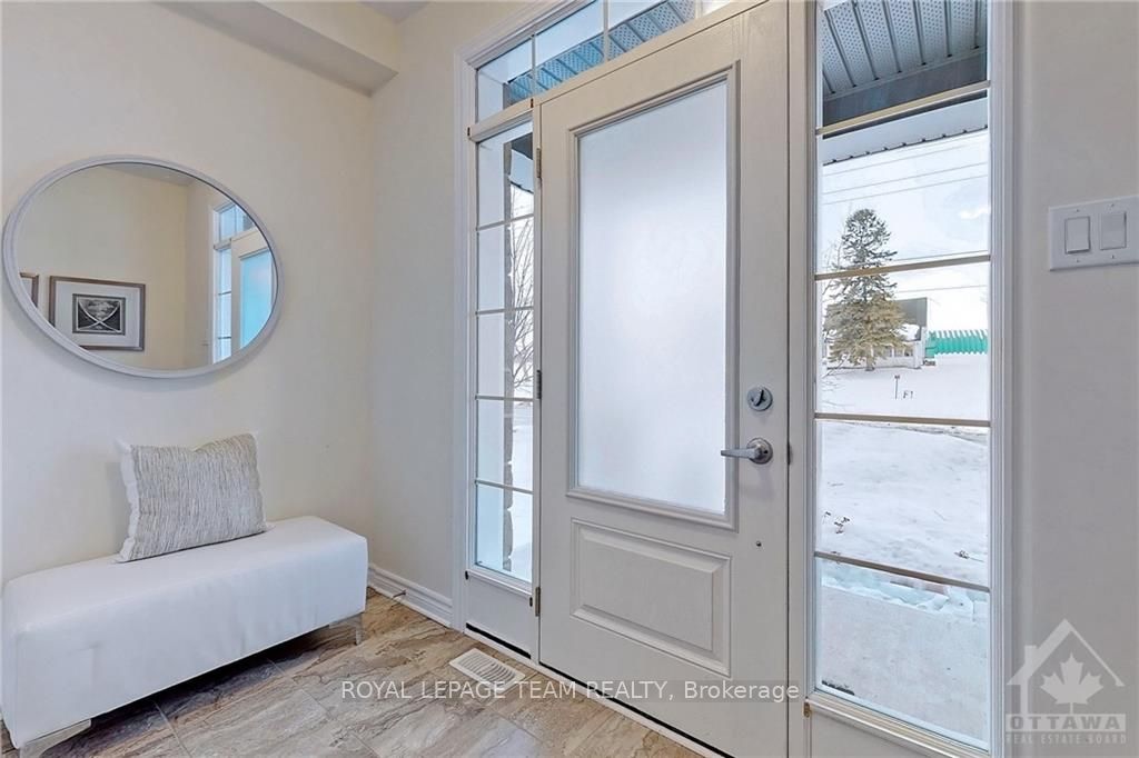 3375 WOODROFFE Avenue, Nepean 2