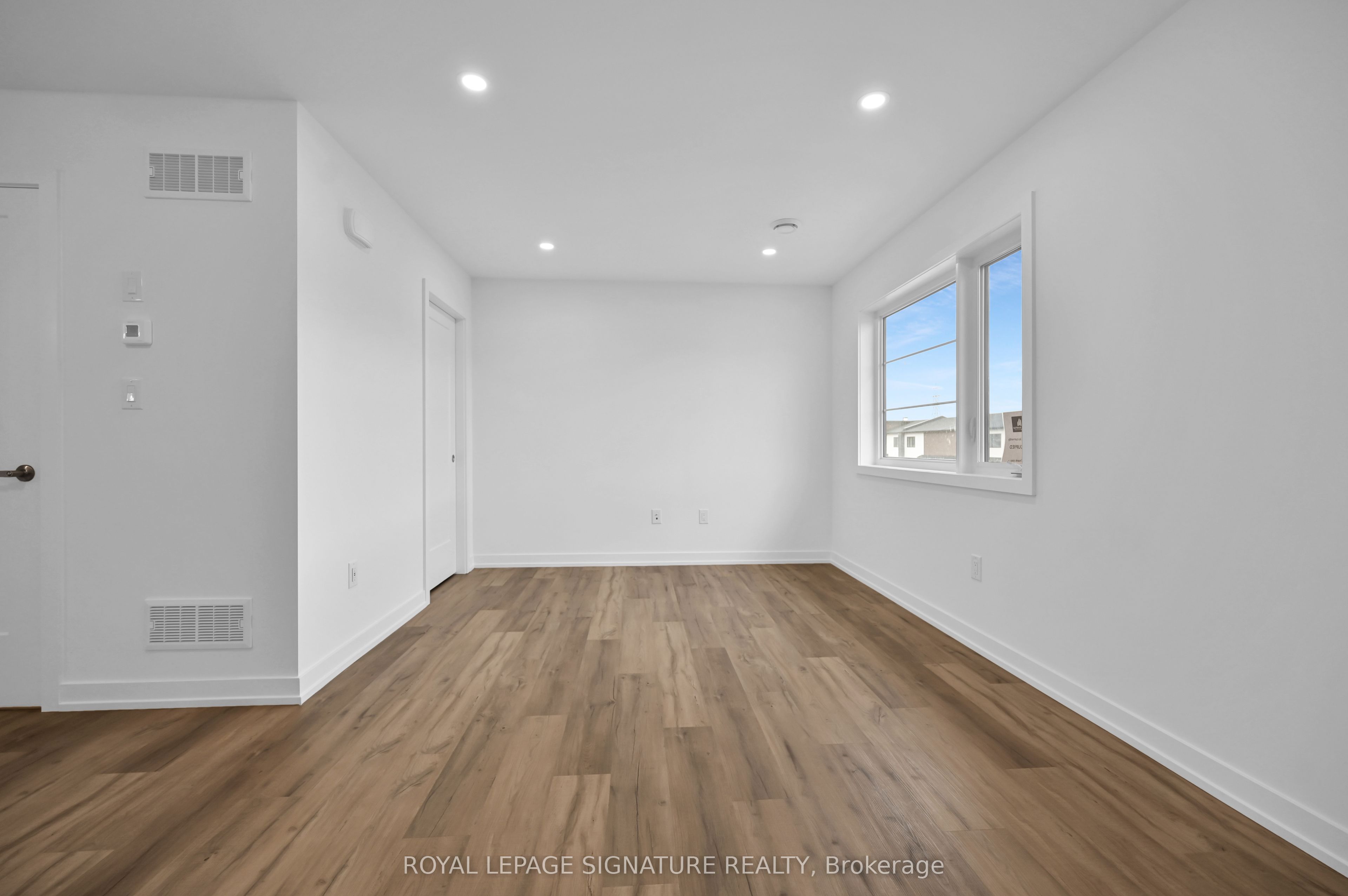 Unit 331 - 4263 Fourth Avenue, Niagara Falls 2