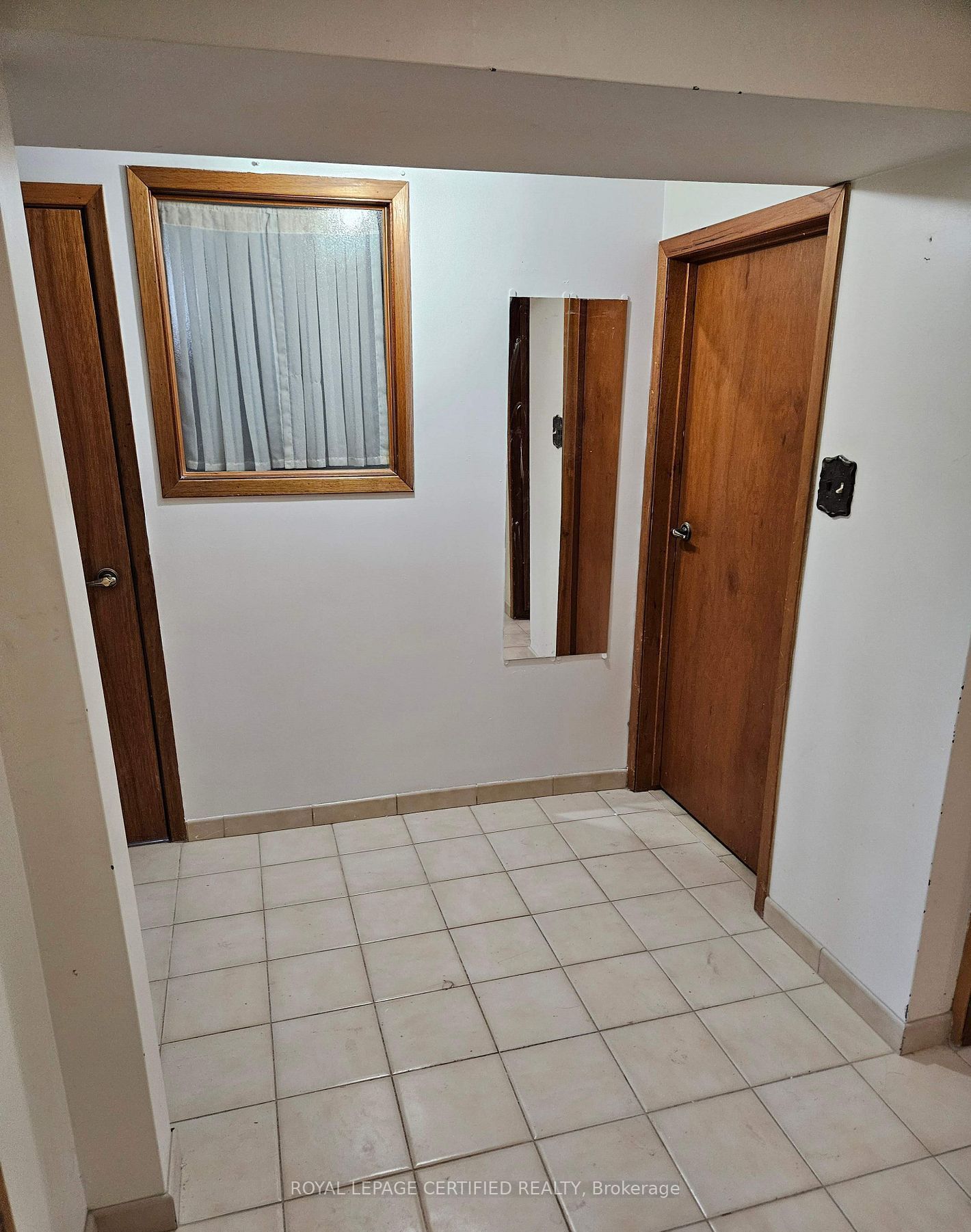 Unit Bsmt - 115 Deerhurst Road, Stoney Creek 3