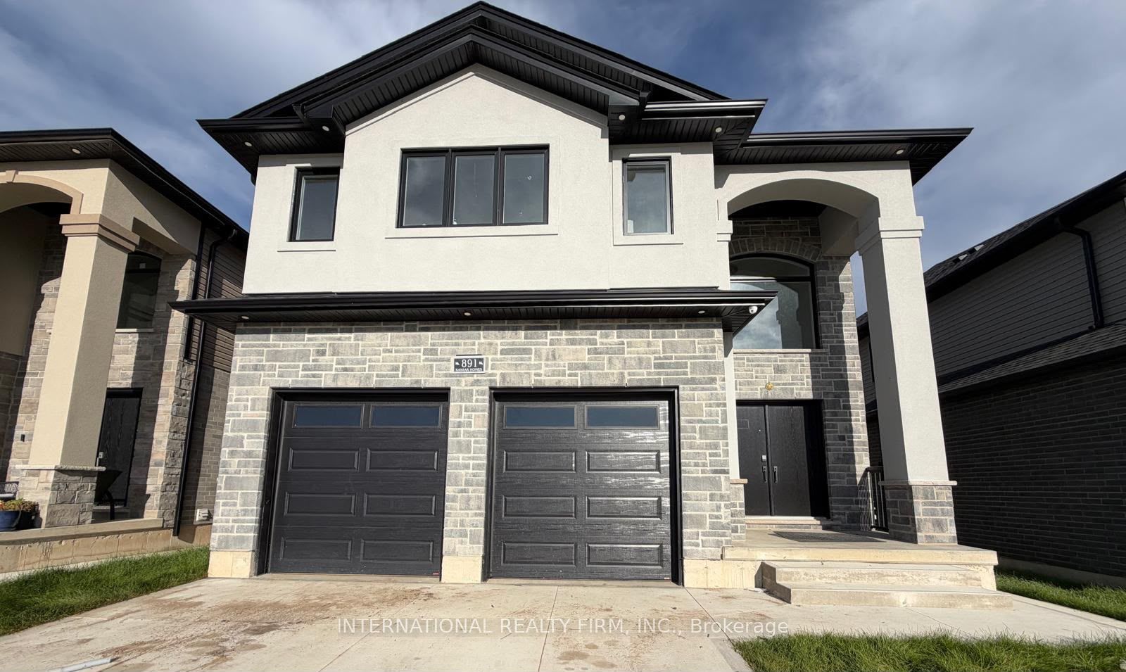 Unit Main & Upper - 891 Darnley Boulevard, London 2