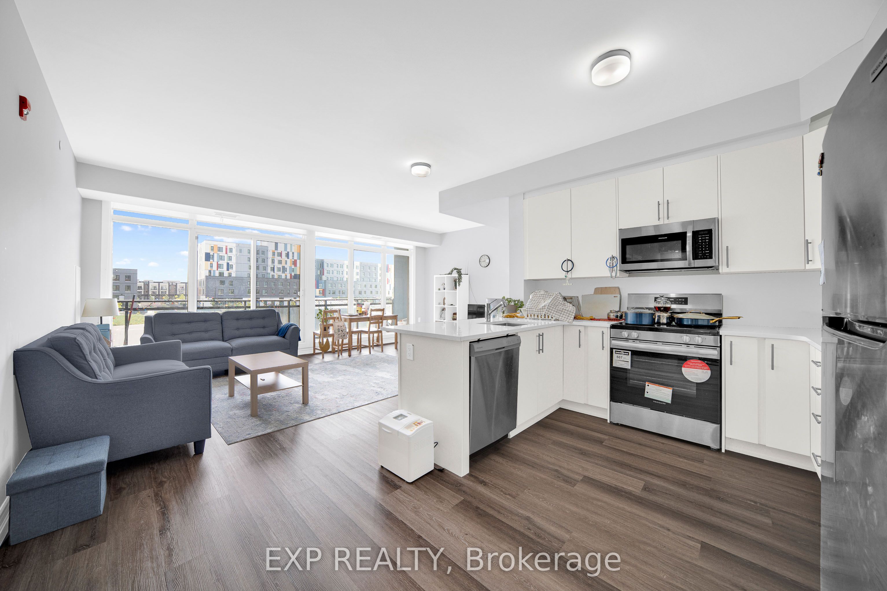 Unit 202 - 397 Codd's Road, Ottawa 4