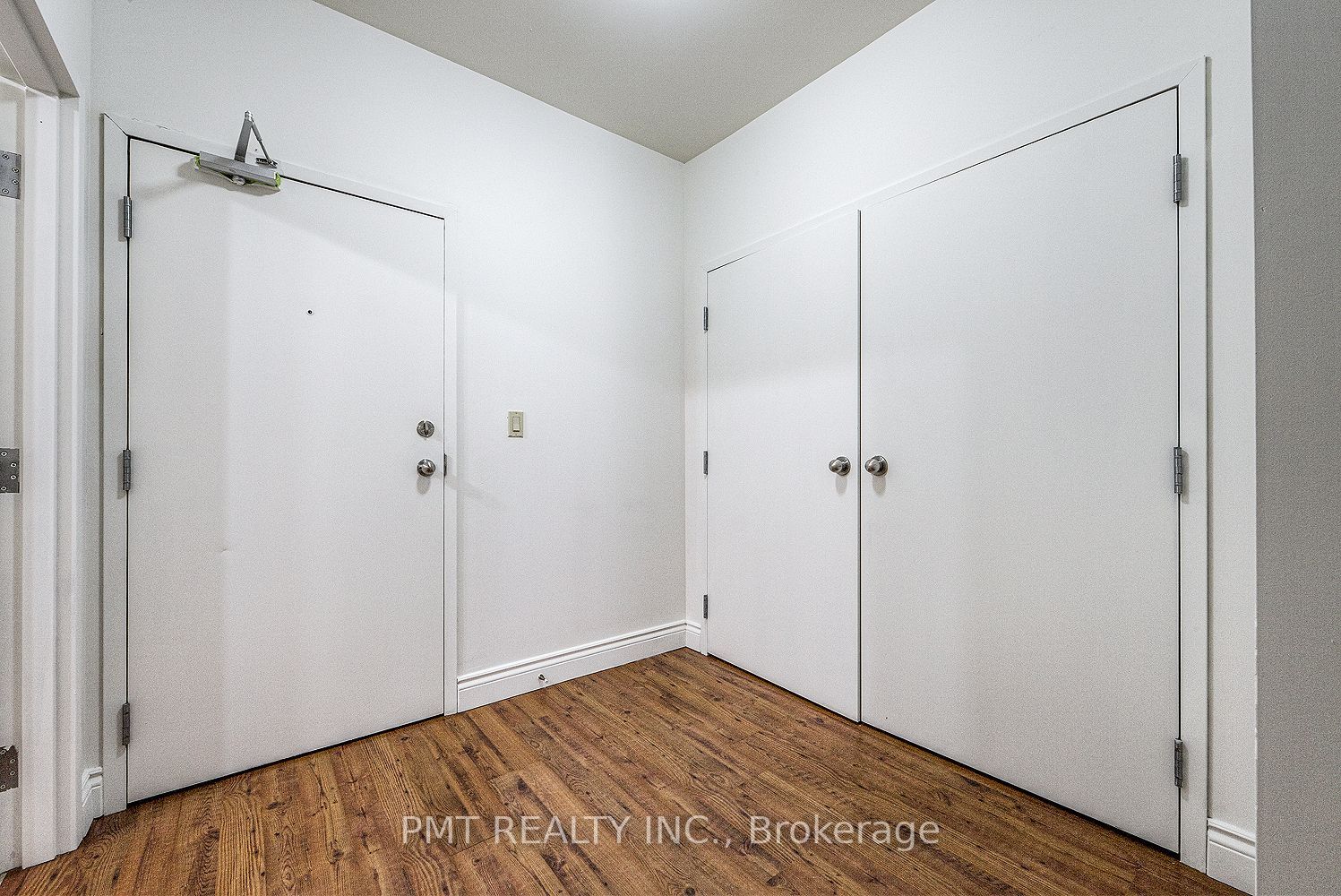 Unit 208 - 150 Colborne Street E, Brantford 2