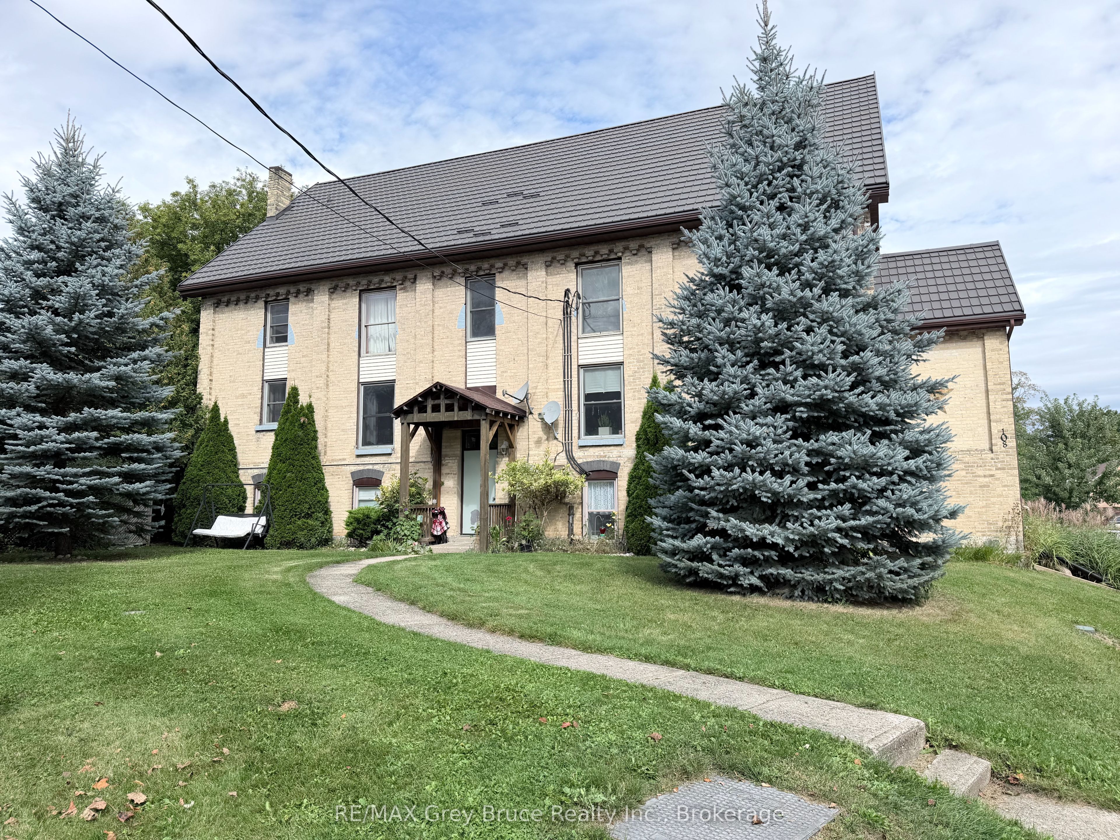 Unit Unit 5 - 108 Queen Street N, West Grey 2
