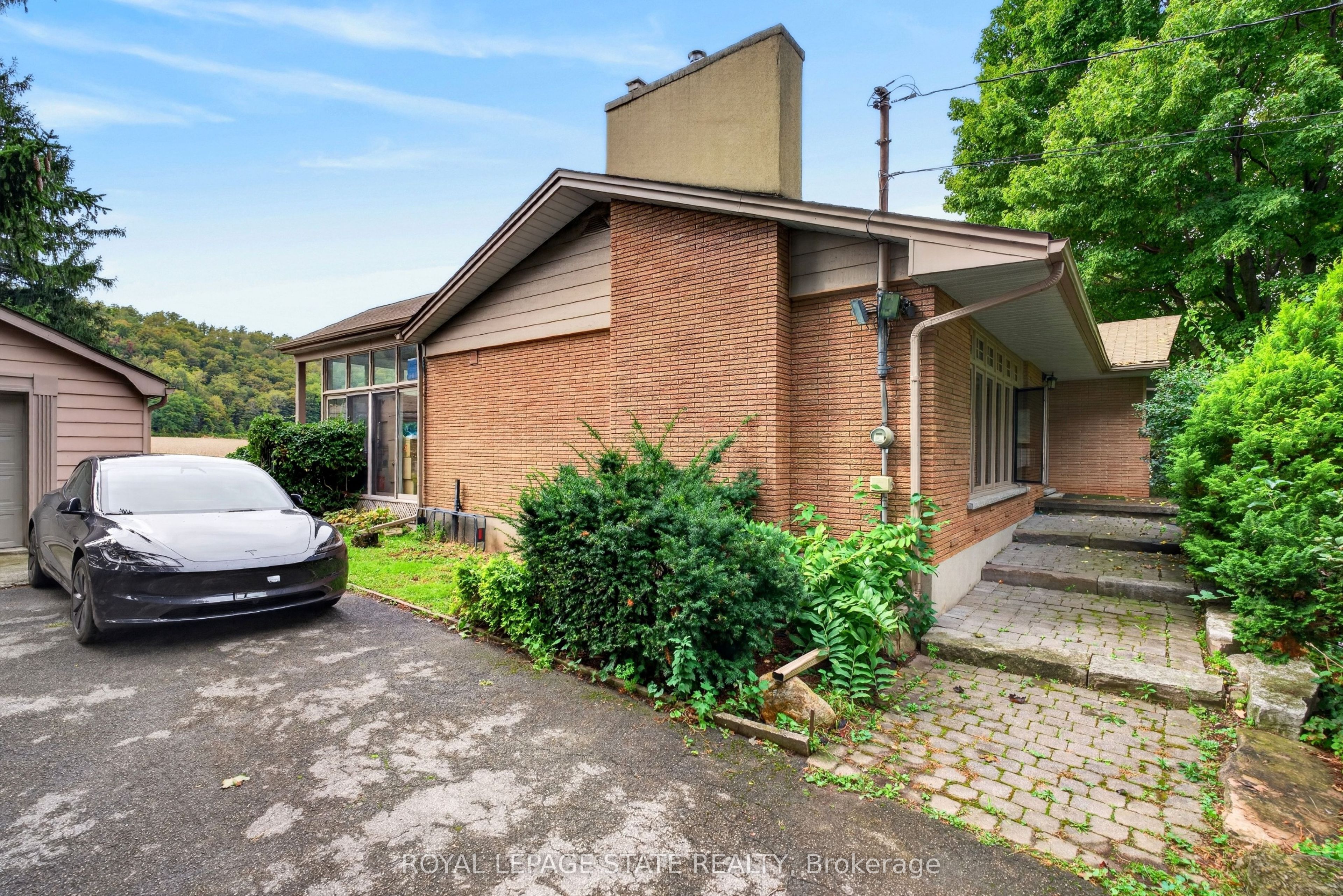 984 Highway 8 Highway, Stoney Creek 3