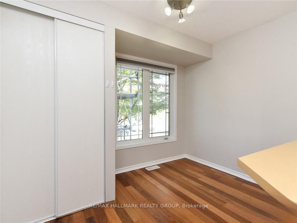386 Crownridge Drive, Kanata 4