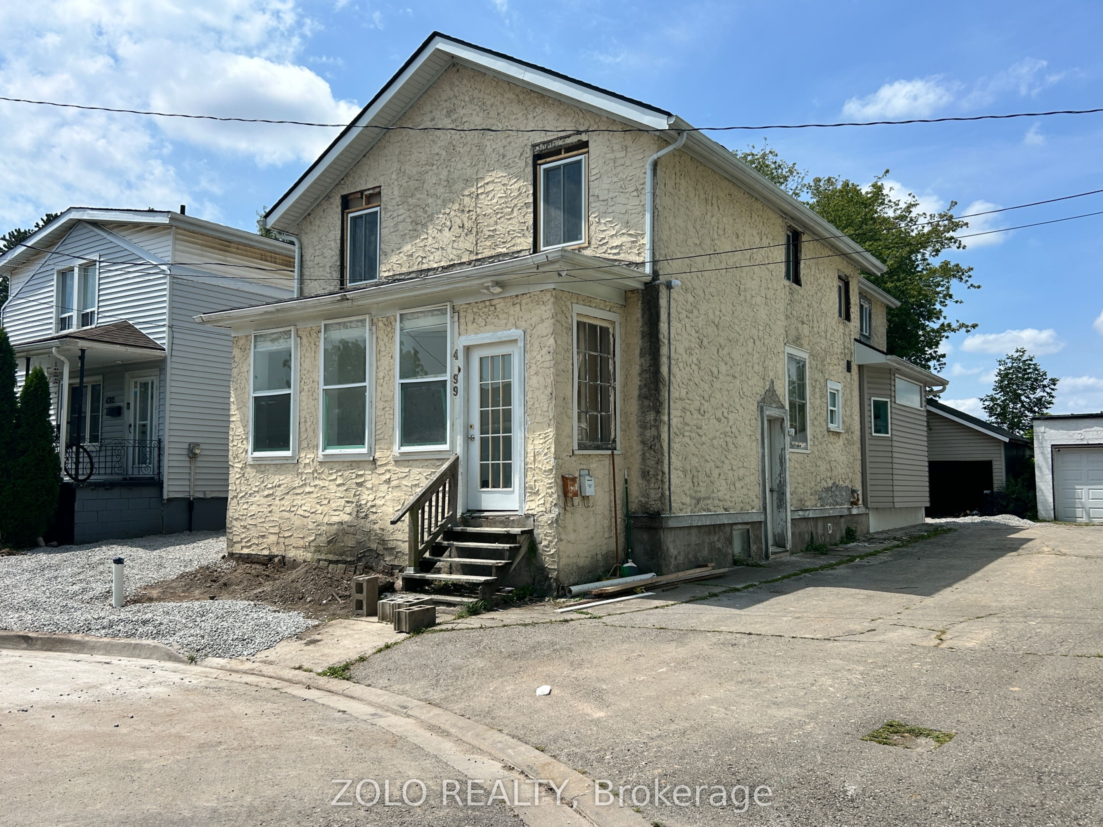 Unit 1 - 4299 Second Avenue, Niagara Falls 2