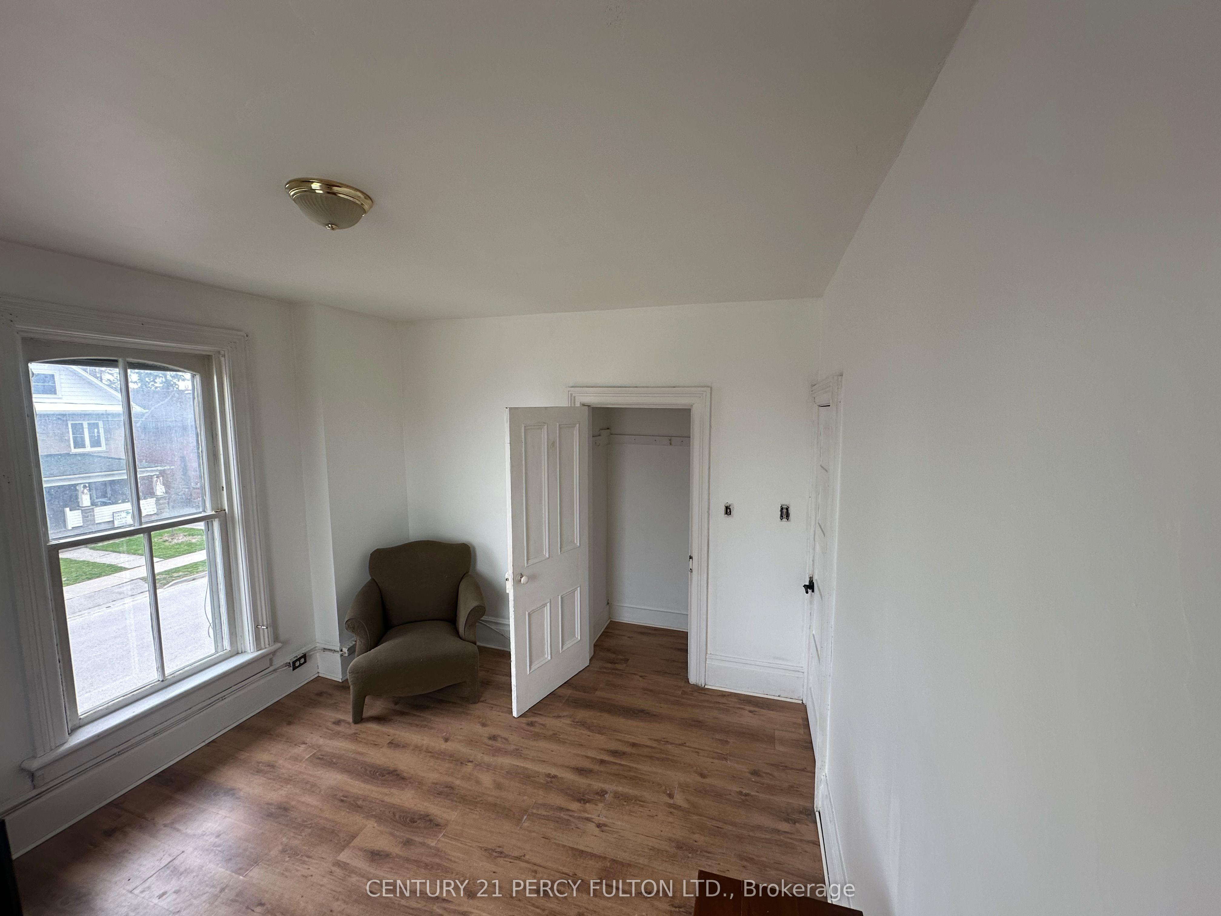 23 Glenelg Street W, Kawartha Lakes 4