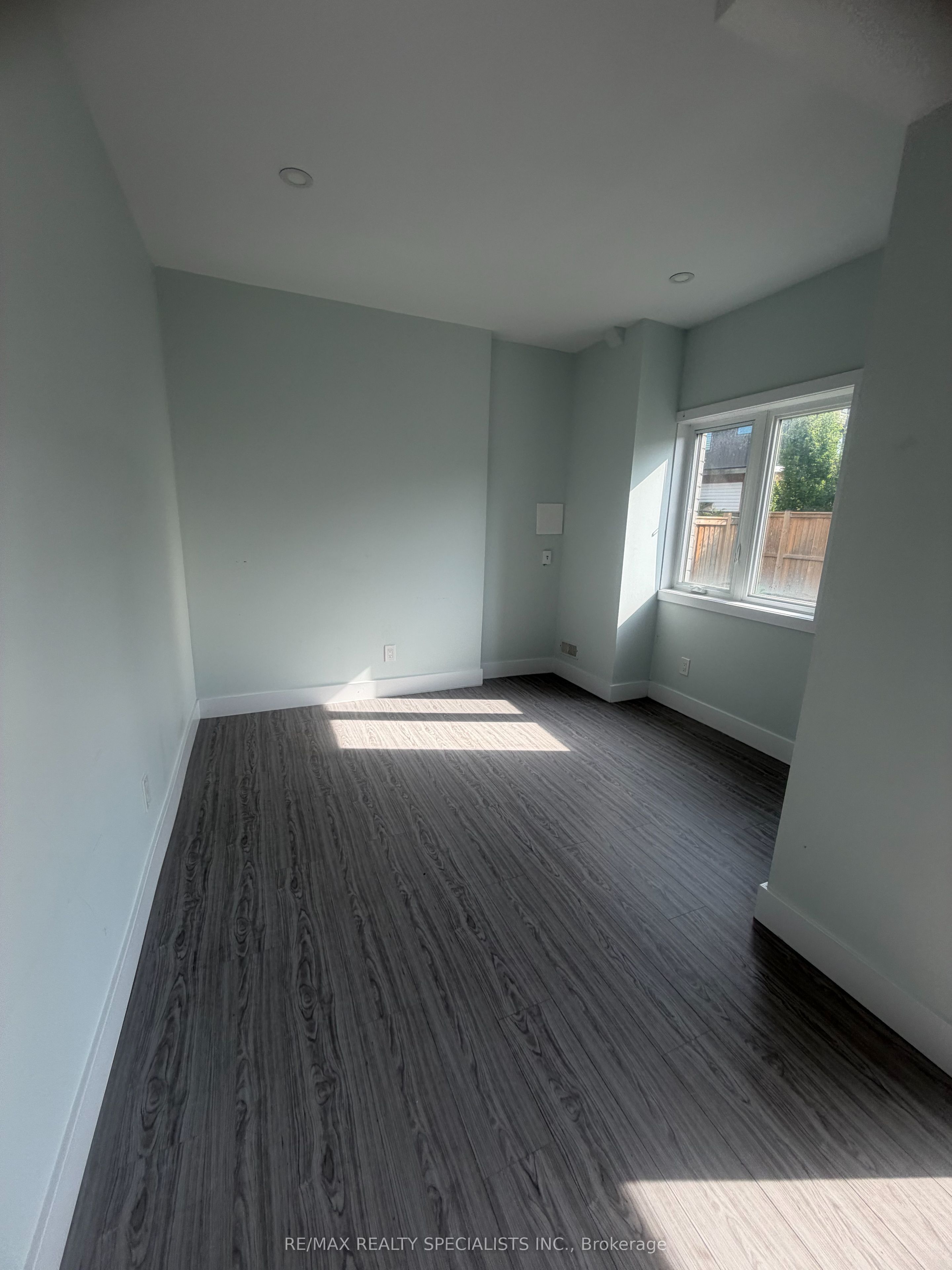 Unit LOWER - 45 Ferris Circle, Guelph 3