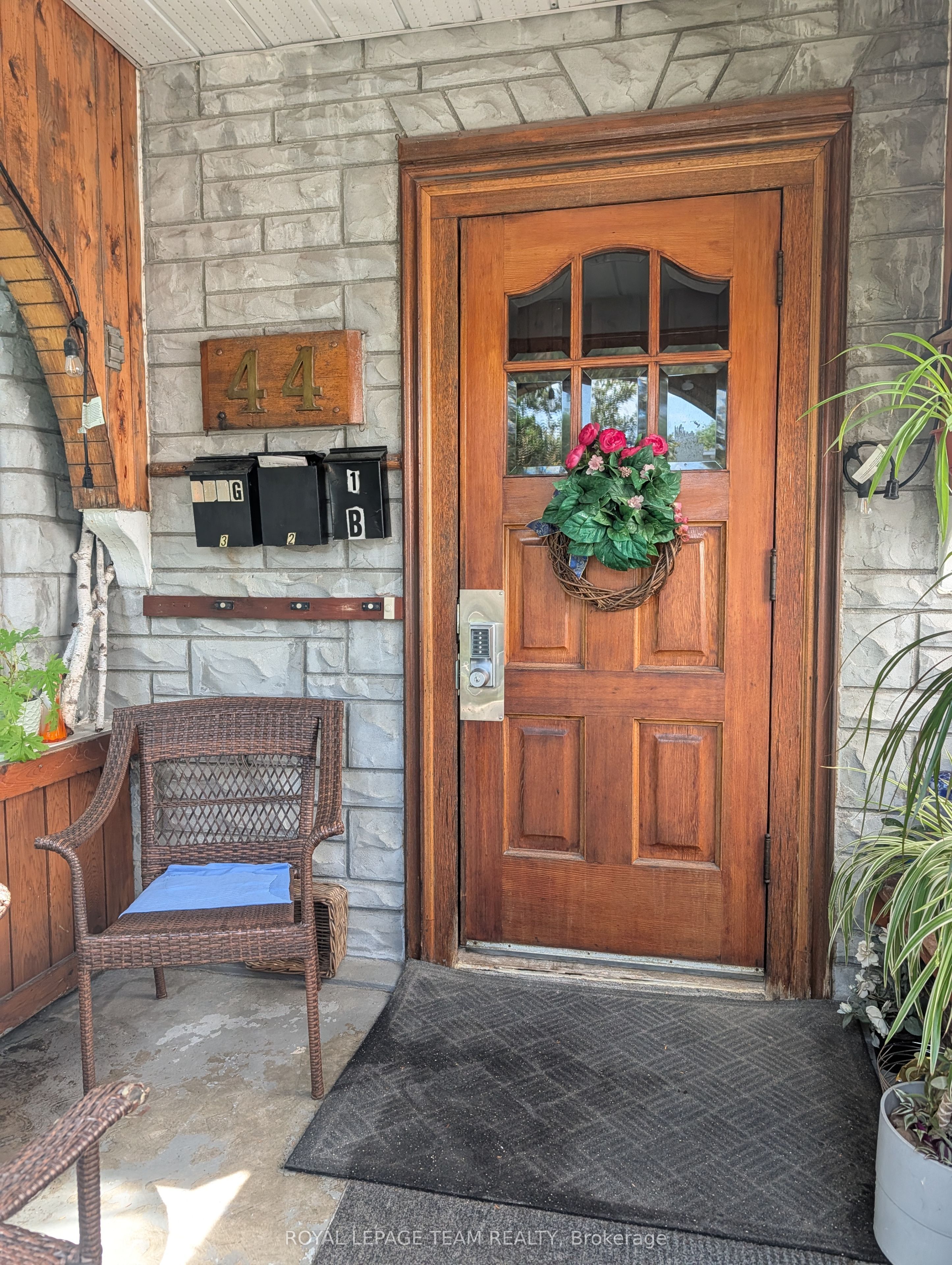 Unit Unit 2 - 44 Spadina Avenue, Ottawa 4