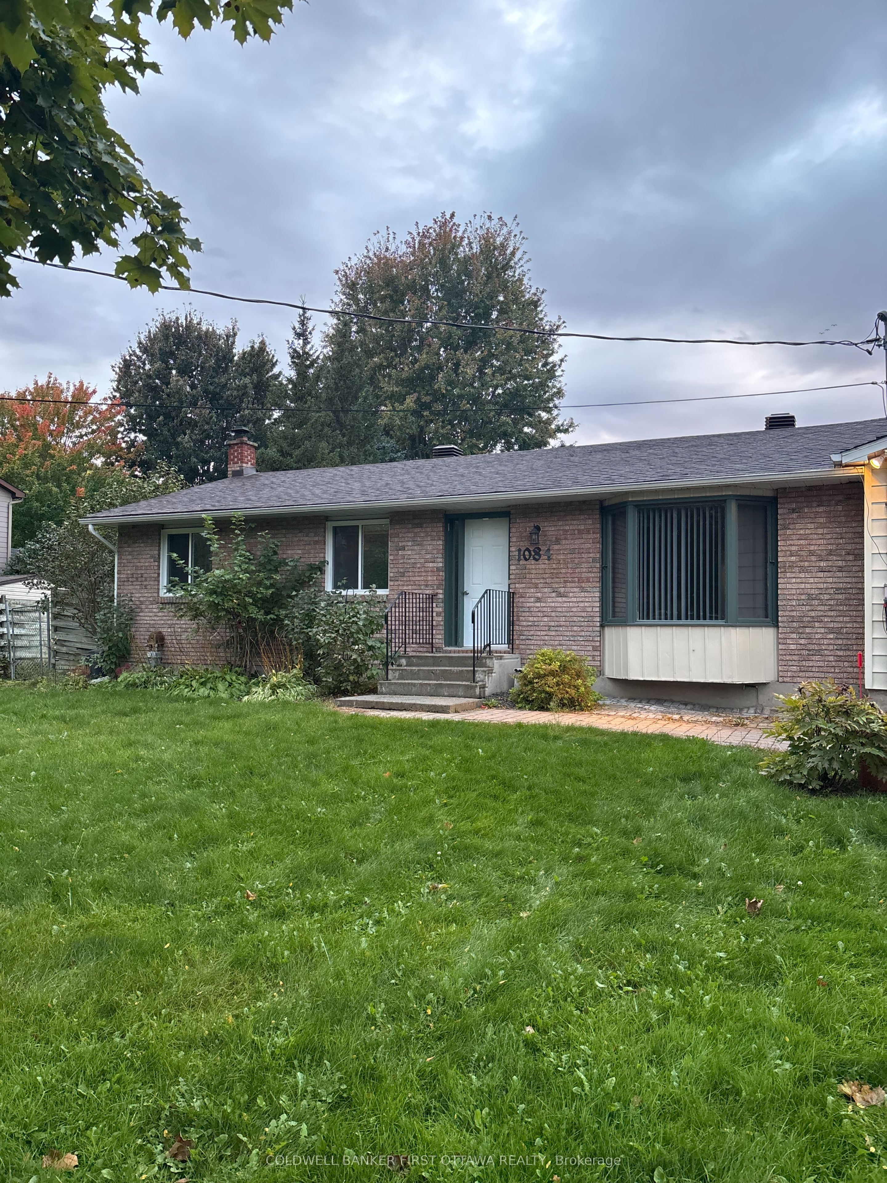1084 Eadie Road, Russell 1