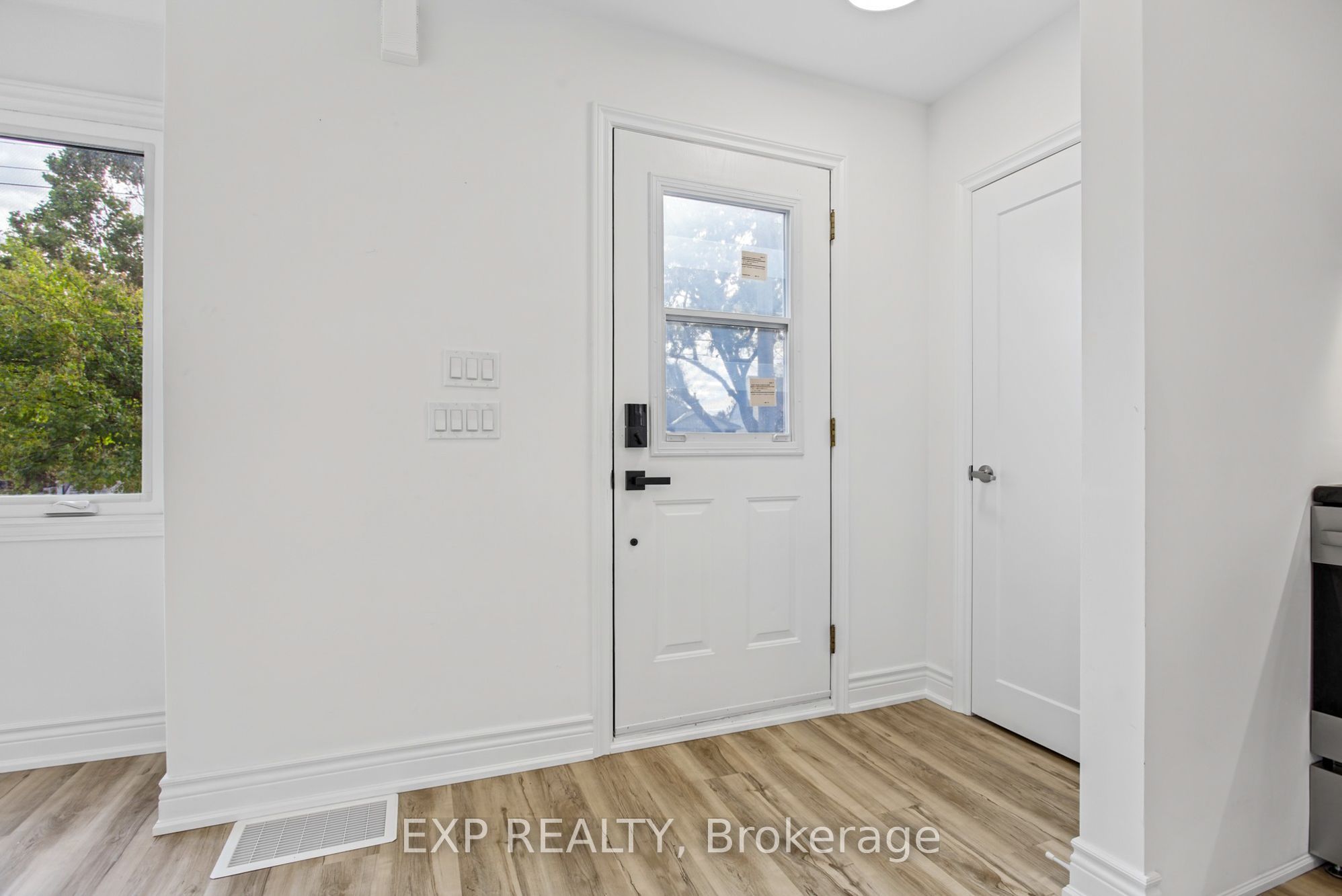Unit Upper - 156 E36th Street, Hamilton 3