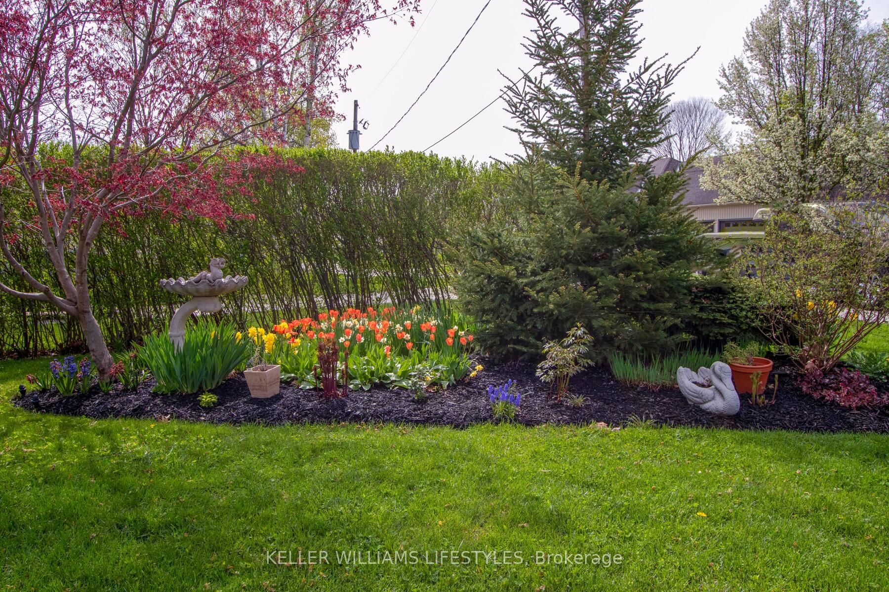 74 Green Acres Cres N, Lambton Shores, Ontario N0M1T0 For Sale HouseSigma